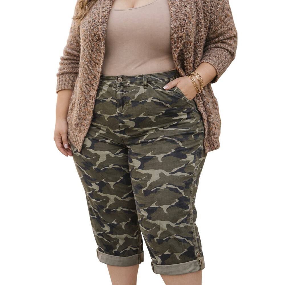 torrid Camo Wide-Leg Capris in Olive & Khaki